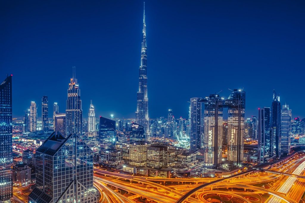 7 Attractions to see in Dubai- Let's Dive In Desserts, High Rise Buildings And Shopping Malls