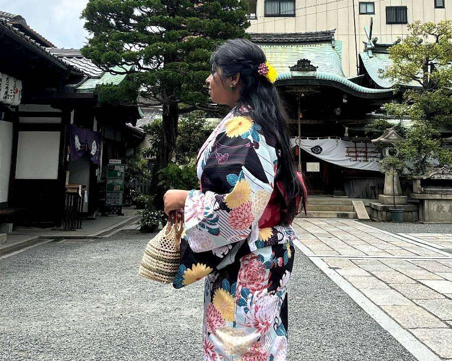 female travelers in japan