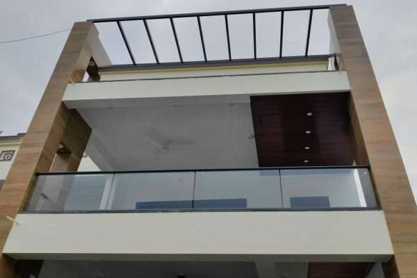 balcony glass railing